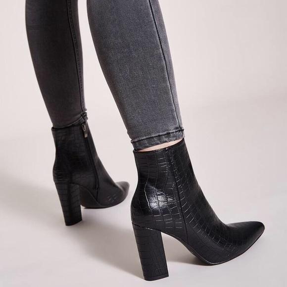 Trendy heel booties faux crocodile pattern - Picture 4 of 7